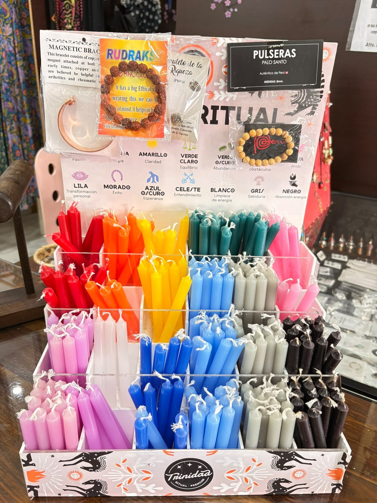 Velas de colores y artículos esotéricos disponibles en Vida Sana